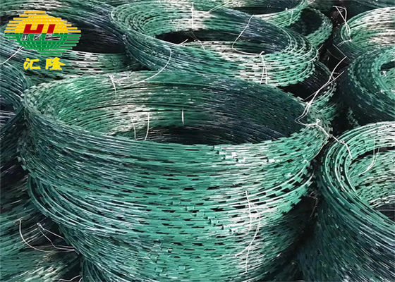 Anticorrosion Green Pvc Coated Concertina ลวดหนาม 1400-1500MPA
