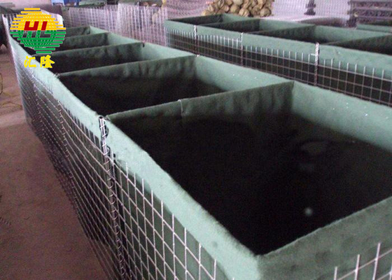 ความสูง 0.6m-2.7m กําแพงทรายทหาร Hesco Barrier ความยาว 1.21m-33m