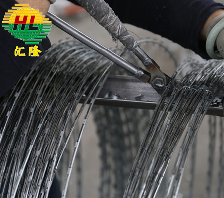 ทนทาน BTO-18 BTO-16 Concertina Razor Wire Fence สําหรับการป้องกันทหารและการปกป้องเขต