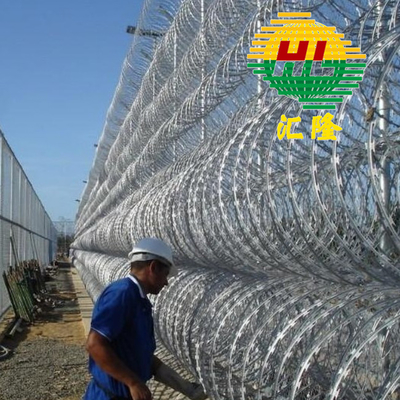 ราคาถูก สแตนเลส Ss 304 Bto-22 Cbt-65 Razor Barbed Wire / สายสแตนเลสคอนเซิร์ตินา